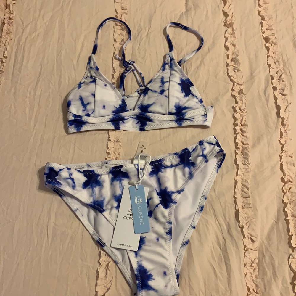 Women’s bathing suit